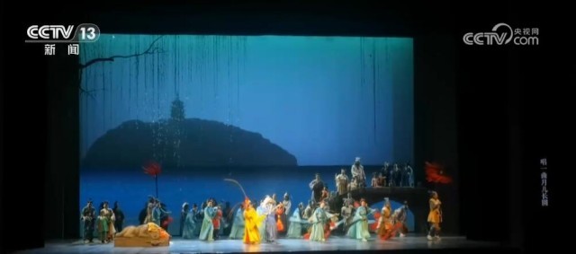 文旅融合激活假日经济 各地文旅争相推出演唱会+五折优惠，拉动消费新引擎